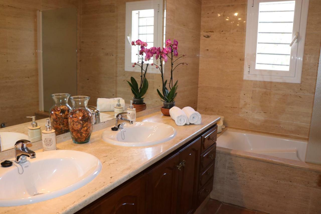 Villa Sa Vinyeta Làng Sant Llorenç de Balafia Ngoại thất bức ảnh