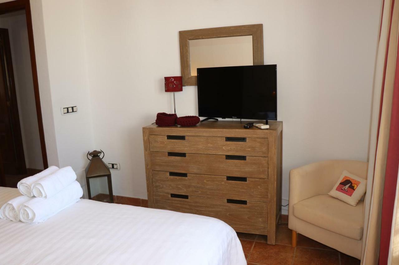 Villa Sa Vinyeta Làng Sant Llorenç de Balafia Ngoại thất bức ảnh